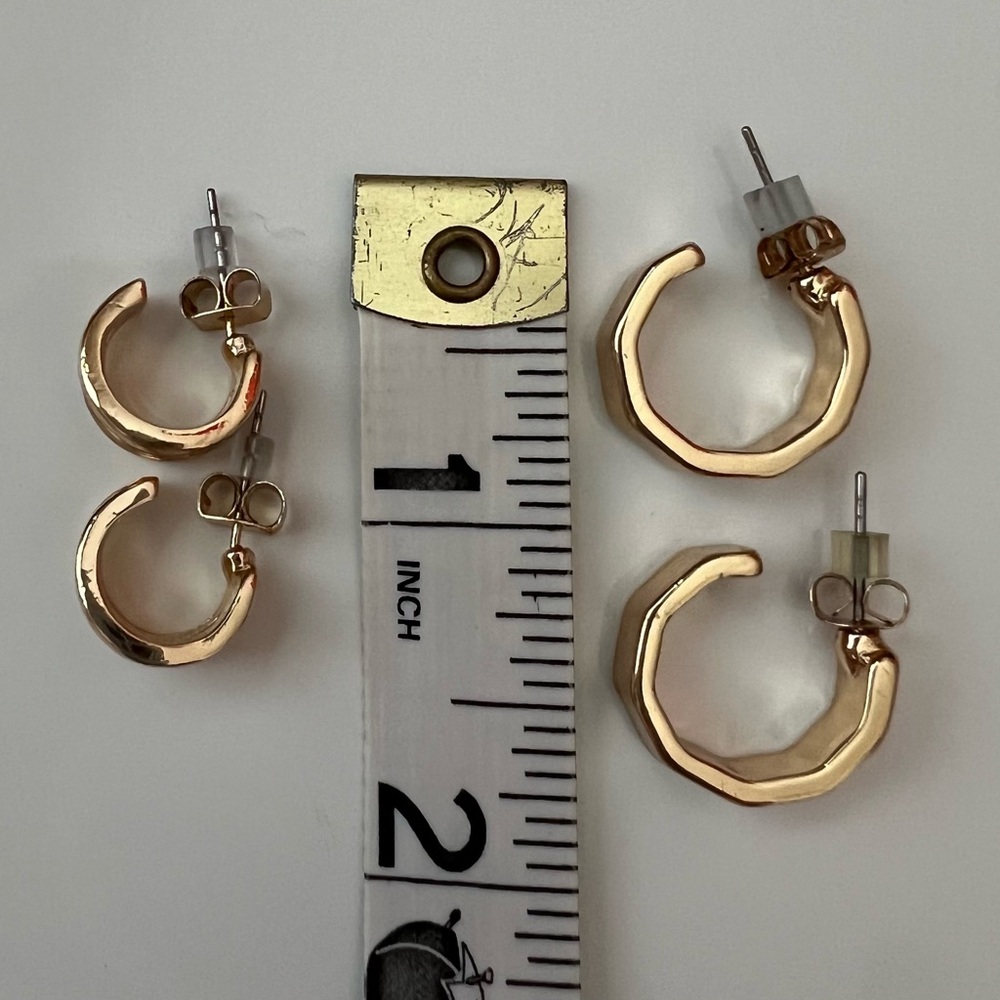 NWOT-  Gold-Tone Hoop Earrings.  2 pairs - Picture 4 of 4